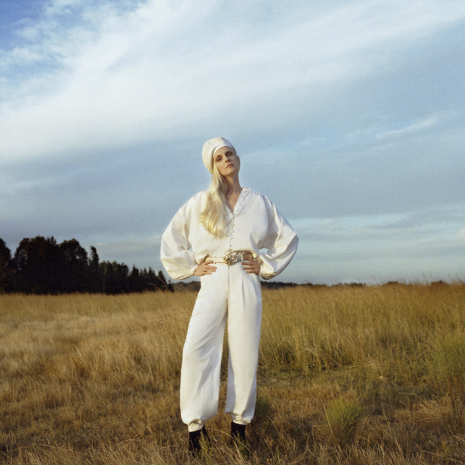 ÀCHEVAL Pampa belted blouse and gaucho trousers with a hat